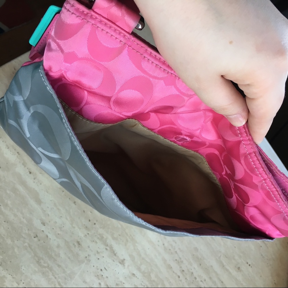 Coach Shoulder Bag - Picture 6 of 8